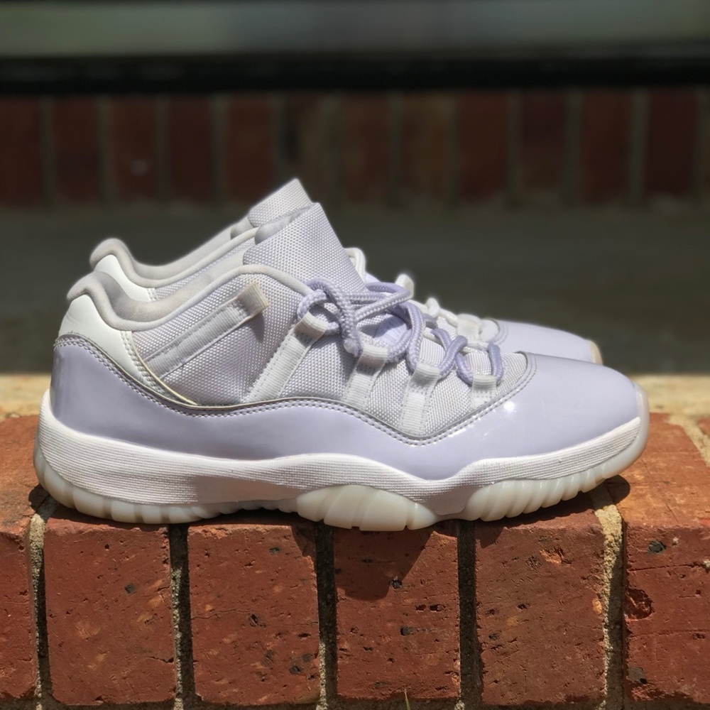Wmns Air Jordan 11 Retro Low “Pure Violet” Size 11 Wmns / 9.5 Men